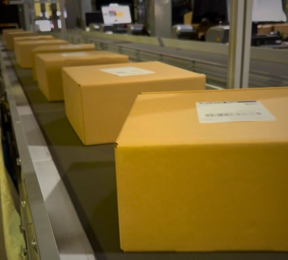 Parcels on a conveyor belt